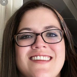 Meet your Posher, Dena